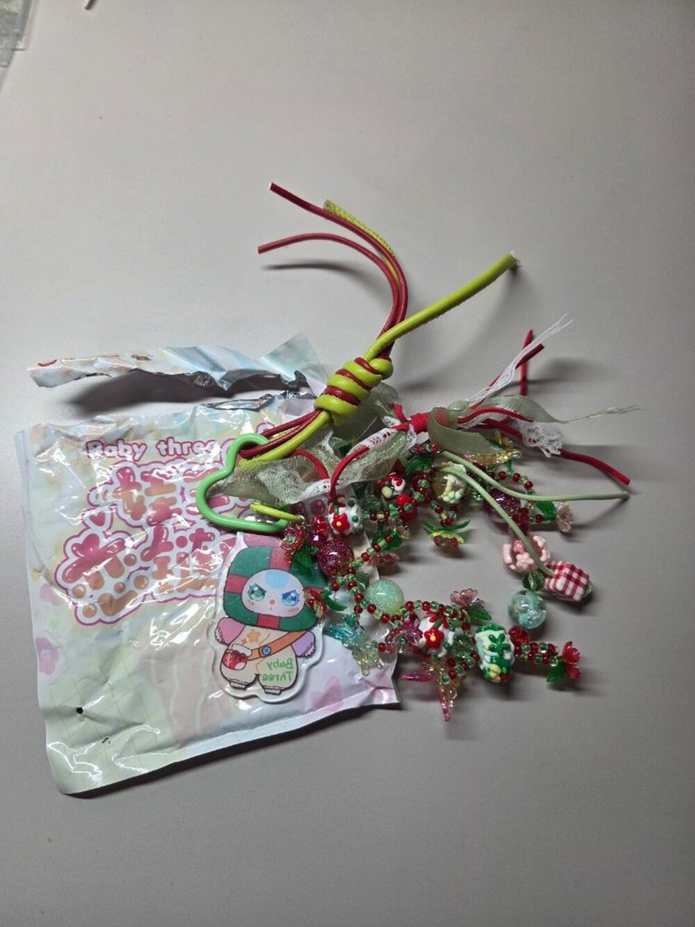 Baby Three Love Chain Time Keychain - SECRET (Christmas)